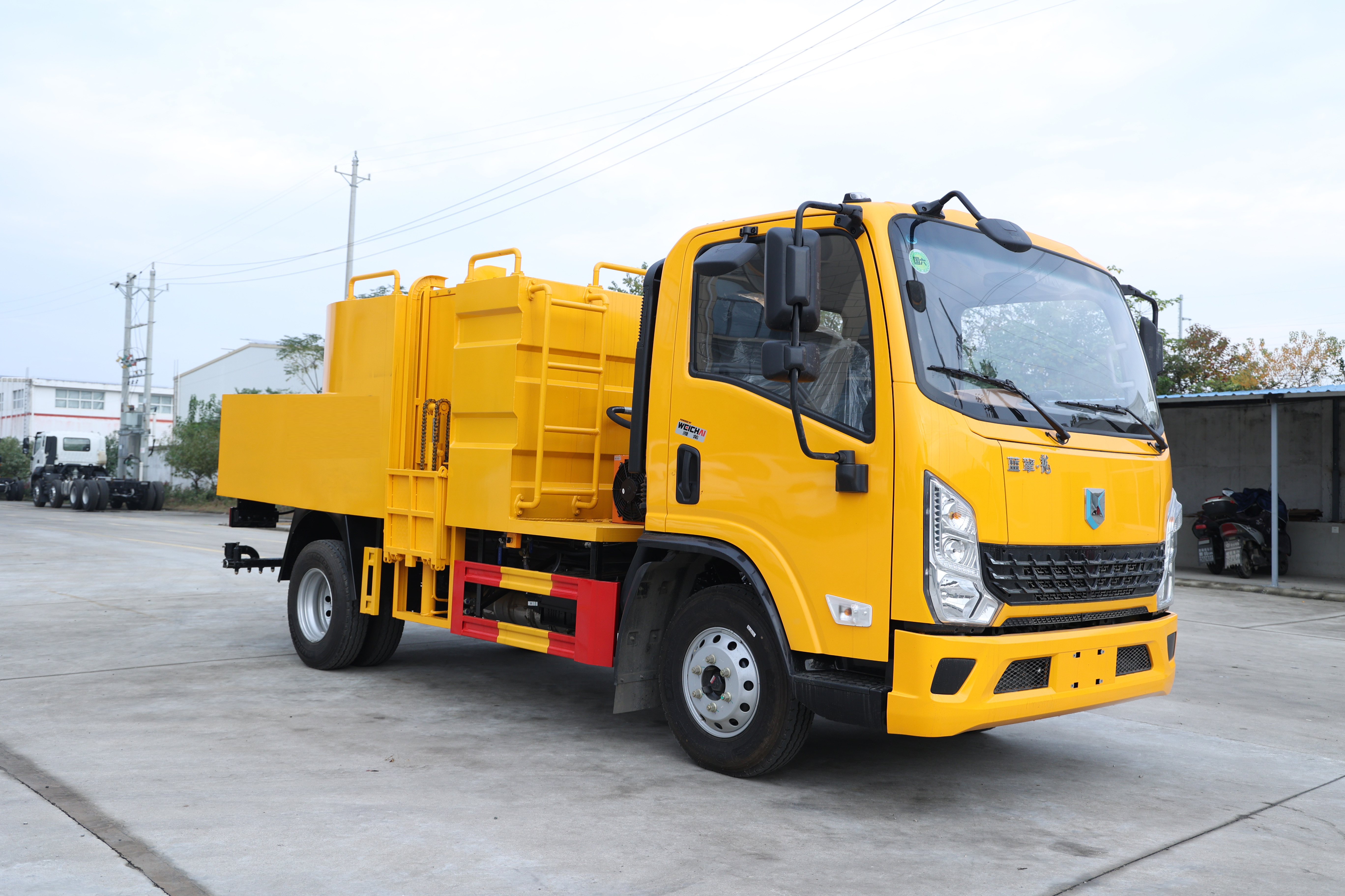 告別人力“潑漿”：恒誠水泥凈漿灑布車如何重塑層間粘結新標準